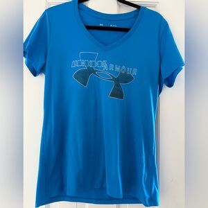 Under Armour Women's Blue V-Neck Shirt
Size Medium